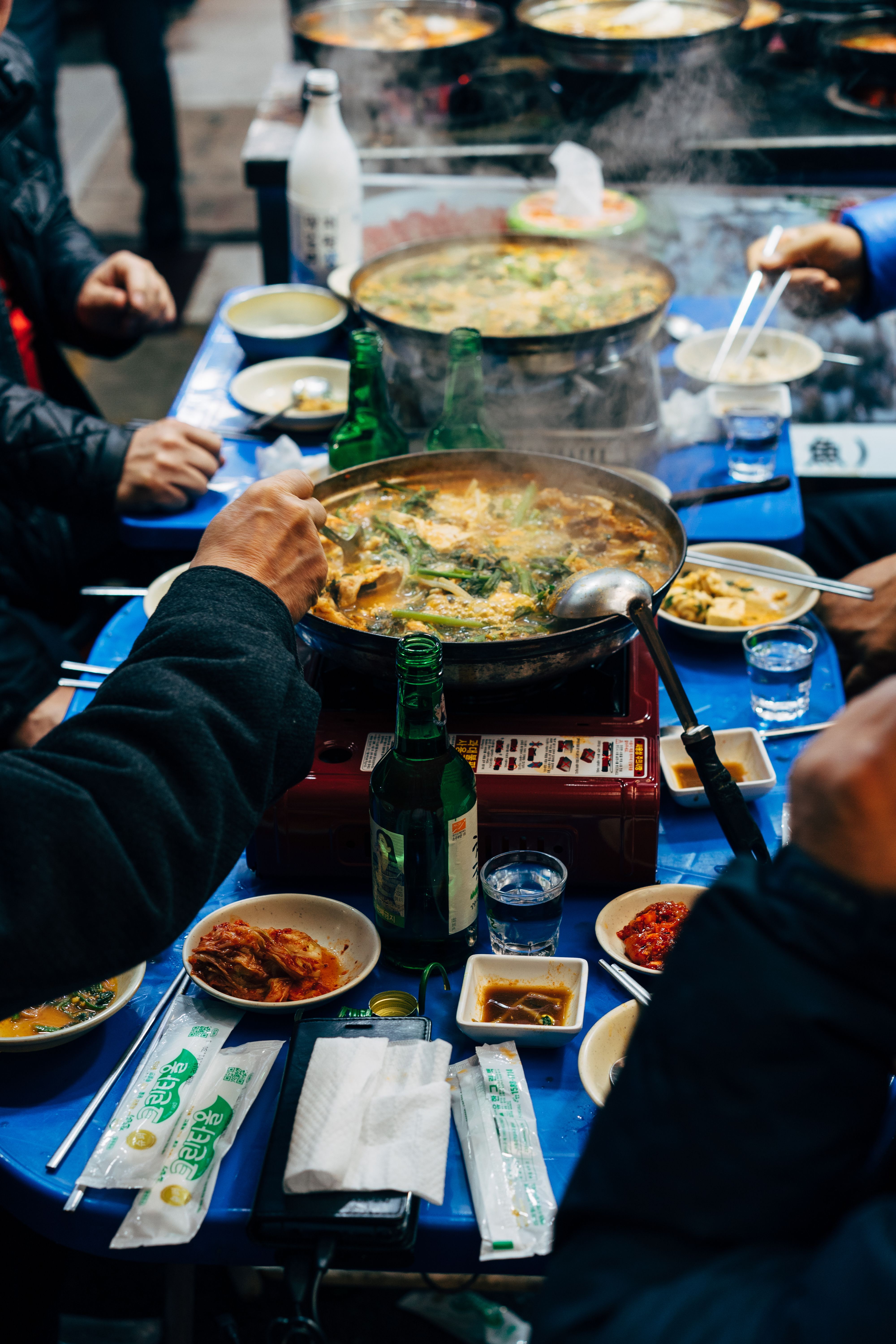 Makan bersama masyarakat Korea